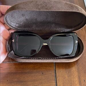 Tom Ford Elegant Black Sunglasses